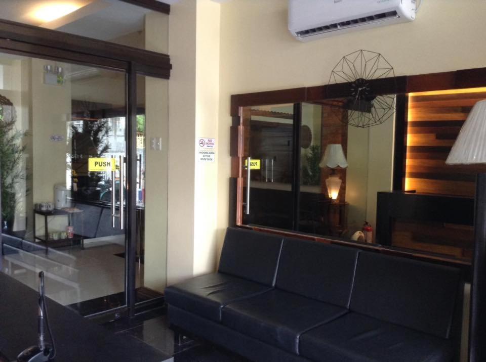 East Square Inn Bacolod Dış mekan fotoğraf