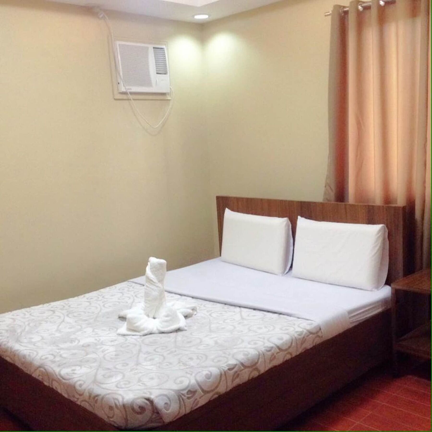 East Square Inn Bacolod Dış mekan fotoğraf